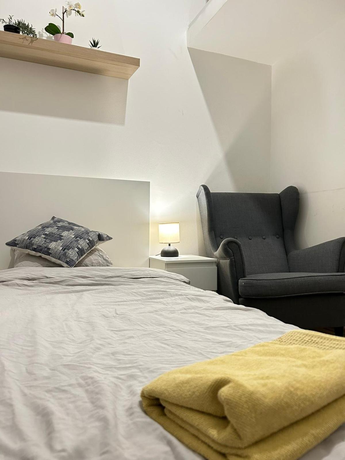 Appartamento Entire Unit In The Center Of